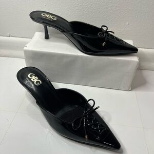 GBG Los Angeles Black Patent Pointed Toe Kitten Heel Mules with Lace Size 7 New